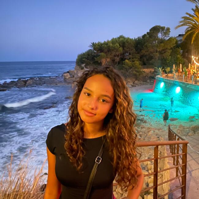 Babysitter in Nantes: Lorena