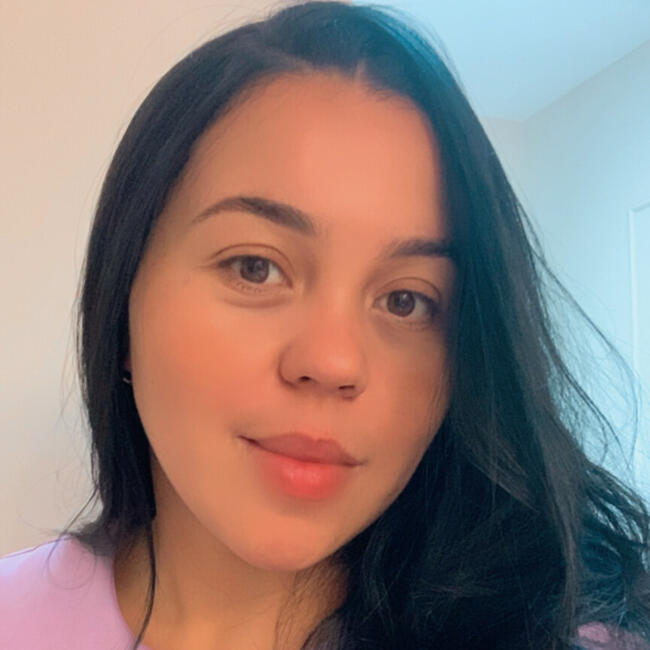 Babá em Brasília: Camila