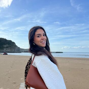 Babysitter in Brisbane: Julia