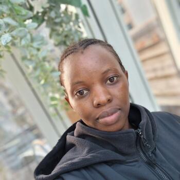 Babysitter in Albigny-sur-Saône: LYDIAH