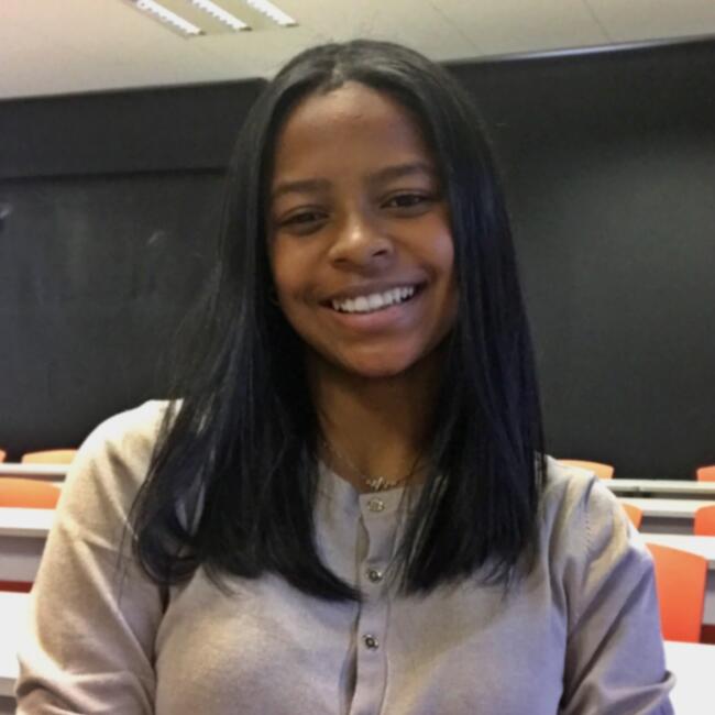 Nounou à Charenton-le-Pont: Ana Caroline