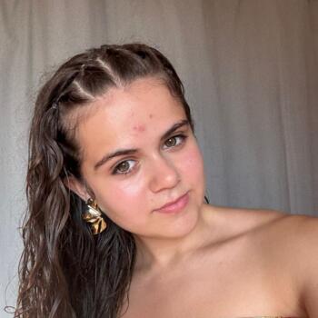 Babysitter in Saint-Pryvé-Saint-Mesmin: Eva