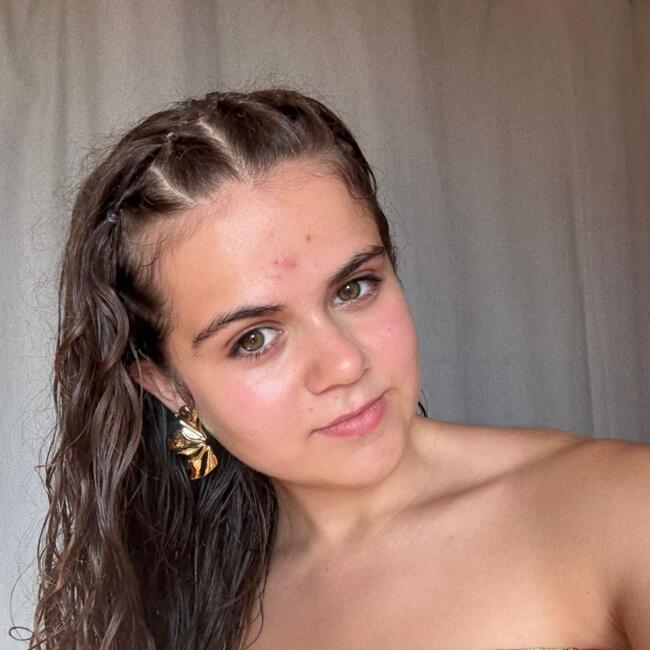 Babysitter in Saint-Pryvé-Saint-Mesmin: Eva