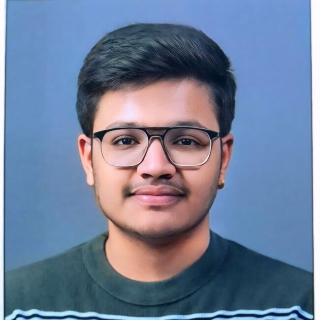 बम्बई में बेबीसिटर: Jenil