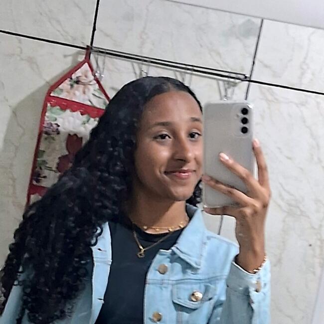 Babysitter in Coronel Fabriciano: Ana clara