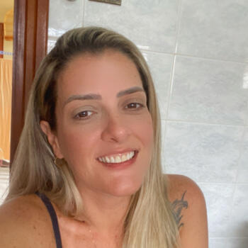 Babá em Curitiba: Viviane