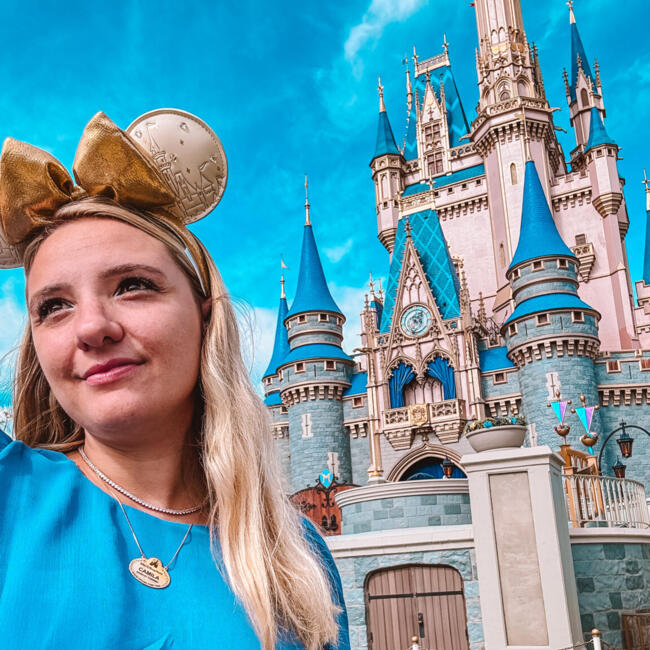 Emprego de babá em Cotia: Camila