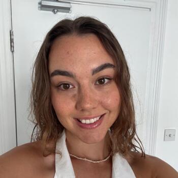 Babysitter in London: Hana