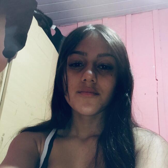 Babá em Piraquara: Thalyelli