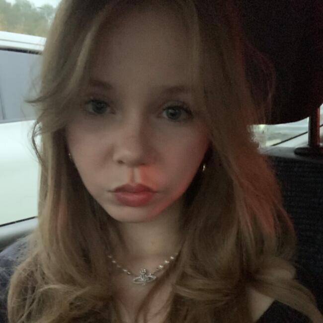 Babysitter in Lille: Jade