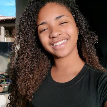 Babá em V Redonda: Camila