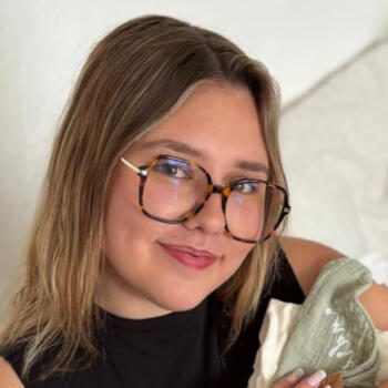 Babysitter in Péroy-les-Gombries: Pauline