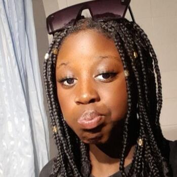 Babysitter in Etterbeek: Karelle mbabou