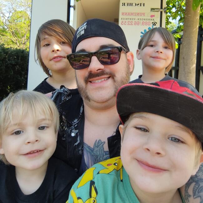 Δουλειά για babysitter στην περιοχή Μόναχο: Chris