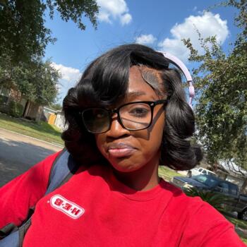 Babysitter Fresno (Texas): Eva
