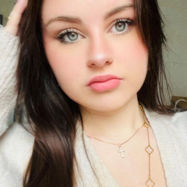 Babysitter in Coudray: Sévine