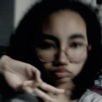 Babysitter in Paris: Melina