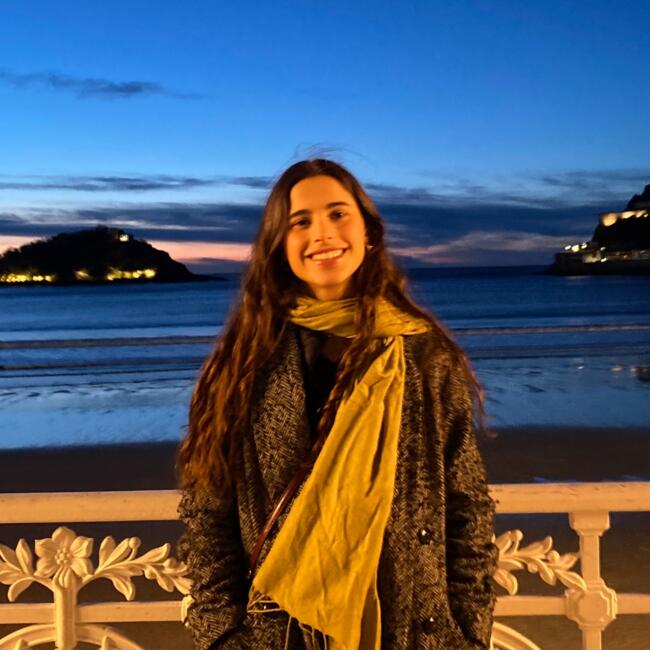Babysitter in Donostia / San Sebastian: Lorea
