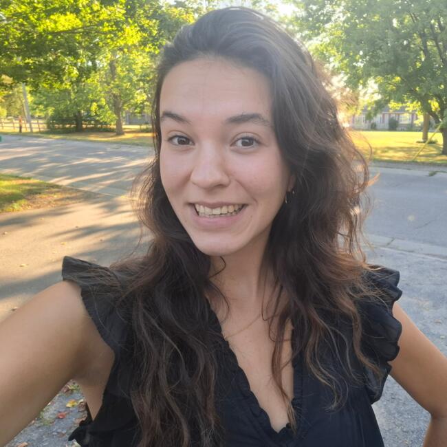 Babysitter in Montreal: Axelle