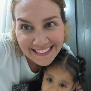Trabajo para niñera en Medellín: trabajo de niñera Lina