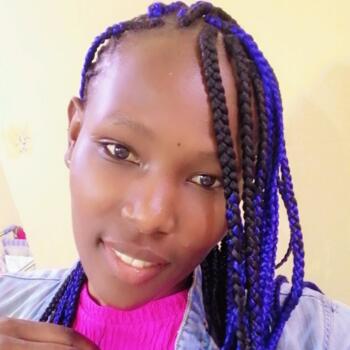 جليسة أطفال أبوظبي: Sharon