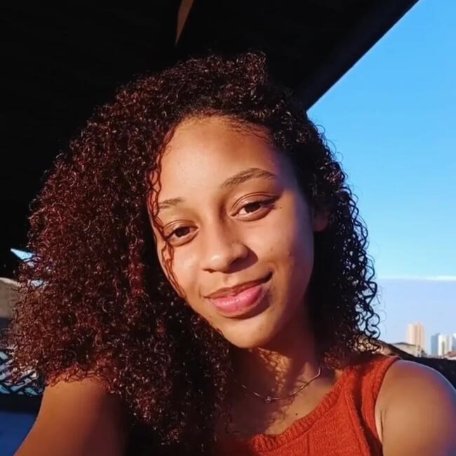 Babysitter in Praia Grande: Gleicy