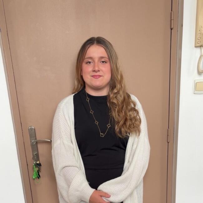 Babysitter in Saint-Romain-de-Colbosc: Lilou