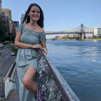Babysitter in Astoria: Regina