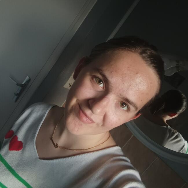 Babysitter in Landerneau: Enora