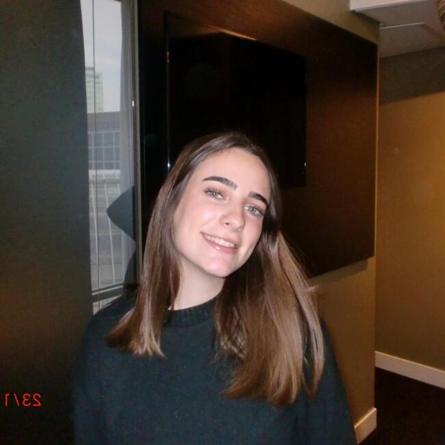 Babysitter in Torrent: Alba