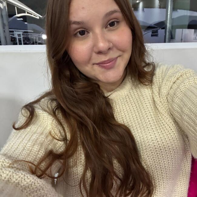 Babysitter in Blumenau: Hellen