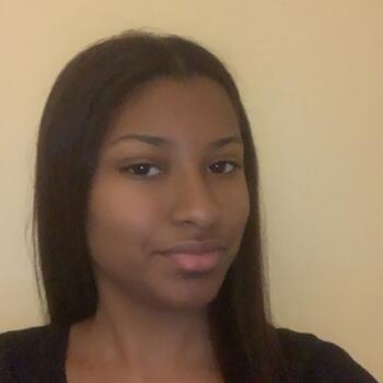 Babysitter in Meyzieu: Lina