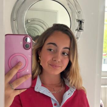 Babysitter in Capbreton: Nina