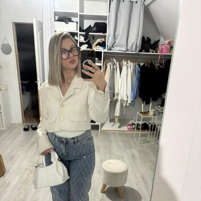 Baby-sitter à Louversey: Kaylia