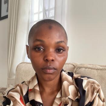 مربية أطفال في دبي: Jally