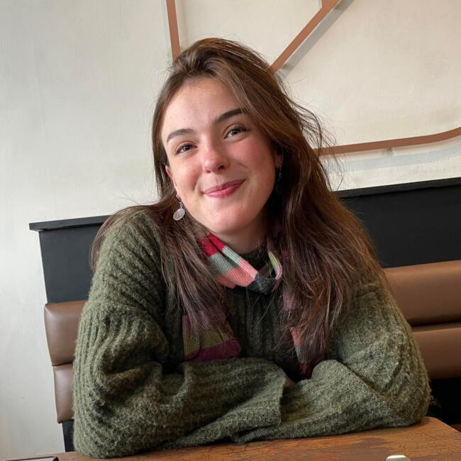 Babysitter in Glasgow: Lauren