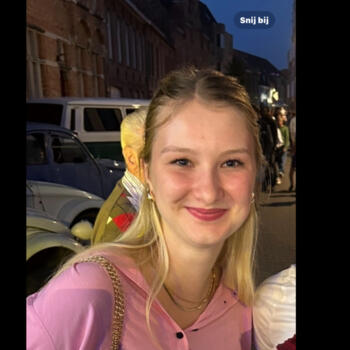 Babysitter in Brugge: Eleni