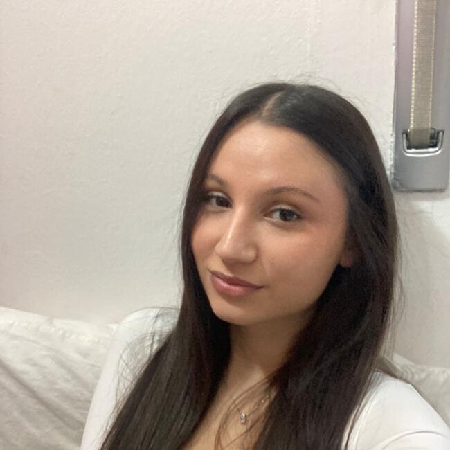 Babysitter in Erba: Nicole