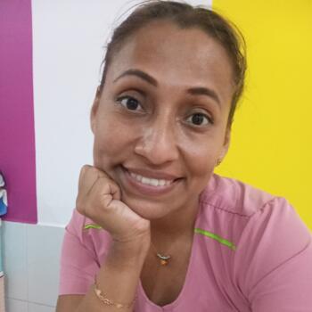Babysitter Warnes: Paola Alejandra