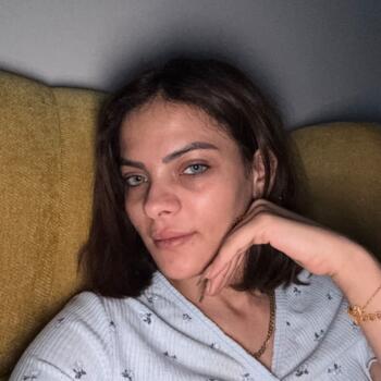 Babysitting job in Jeddah: babysitting job Naira