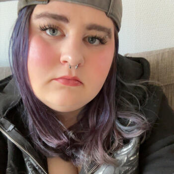 Babysitter in Them: Mathilde