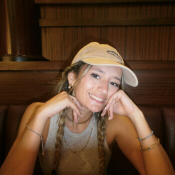 Canguro en Pontevedra: Yara Tobio