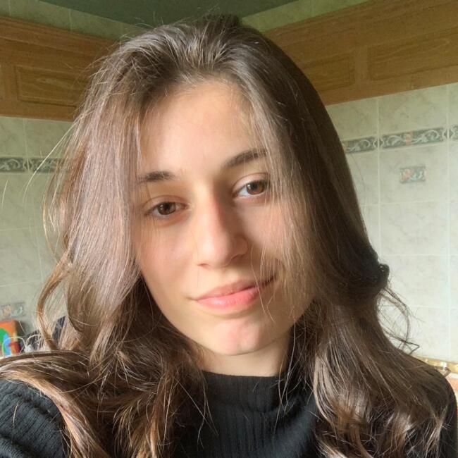 Babysitter in Challans: Emma