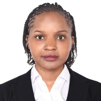 مربية أطفال في دبي: Caroline