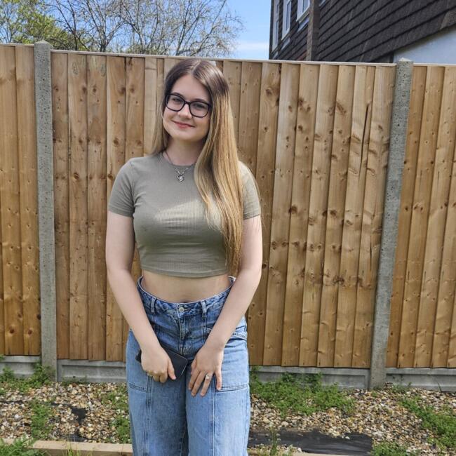 Babysitter in Bedford: Leah-Chelsy