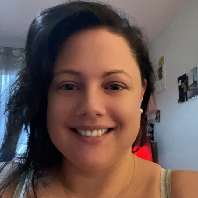 Babysitter in Égly: Cindy