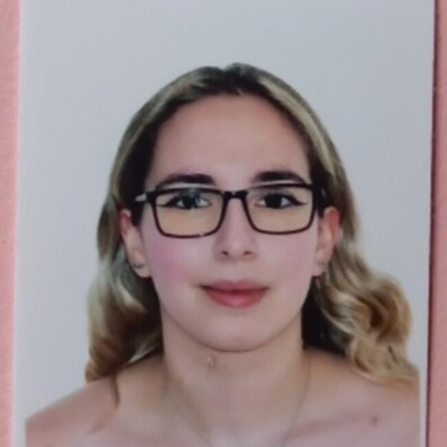 Babysitter in Madrid: Lucia