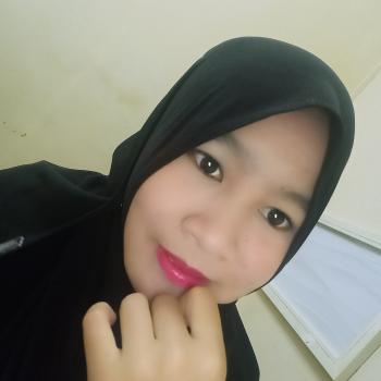 Babysitter in Kertih: Yanti