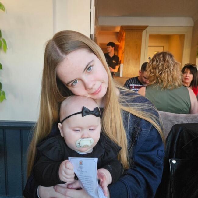 Babysitter in Camberley: Casey