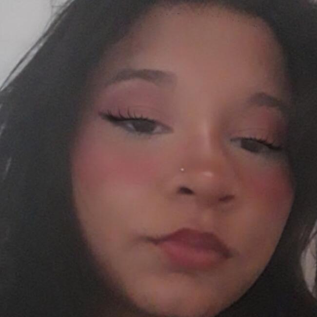 Babysitter in Valparaíso de Goiás: Yasmim